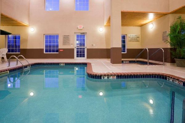 Hotel GrandStay Ames